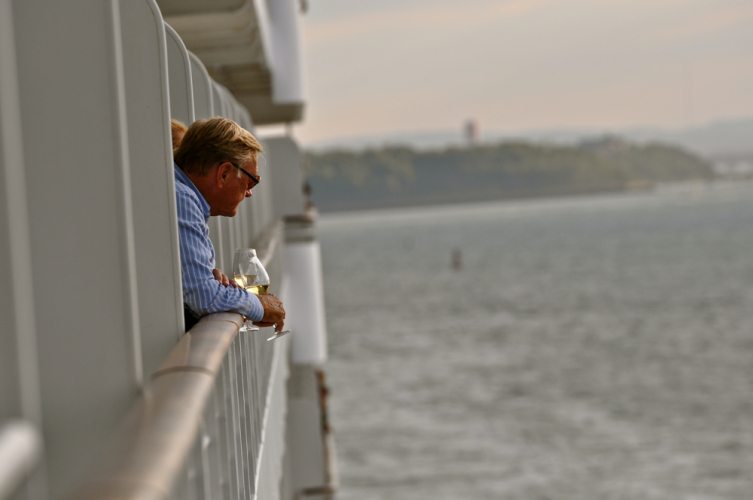 Sailaway from BOS - 077