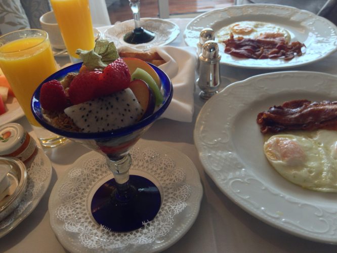 Crystal Room Service - 40