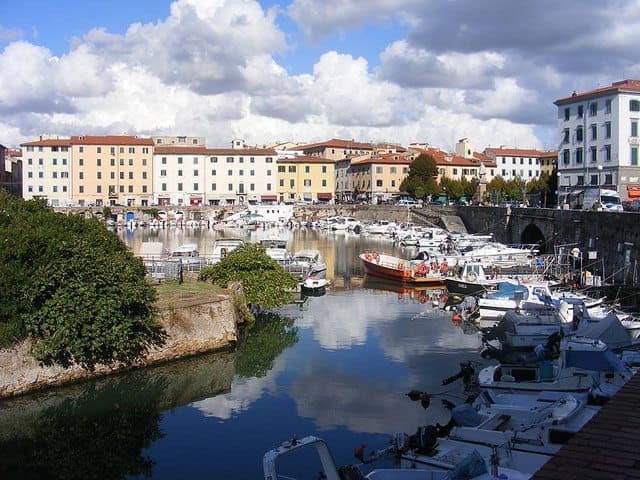 15394118776_d6e061f802_z