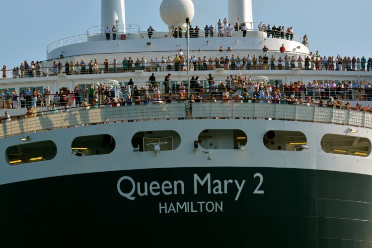 QM2 NYC Sailaway - 333