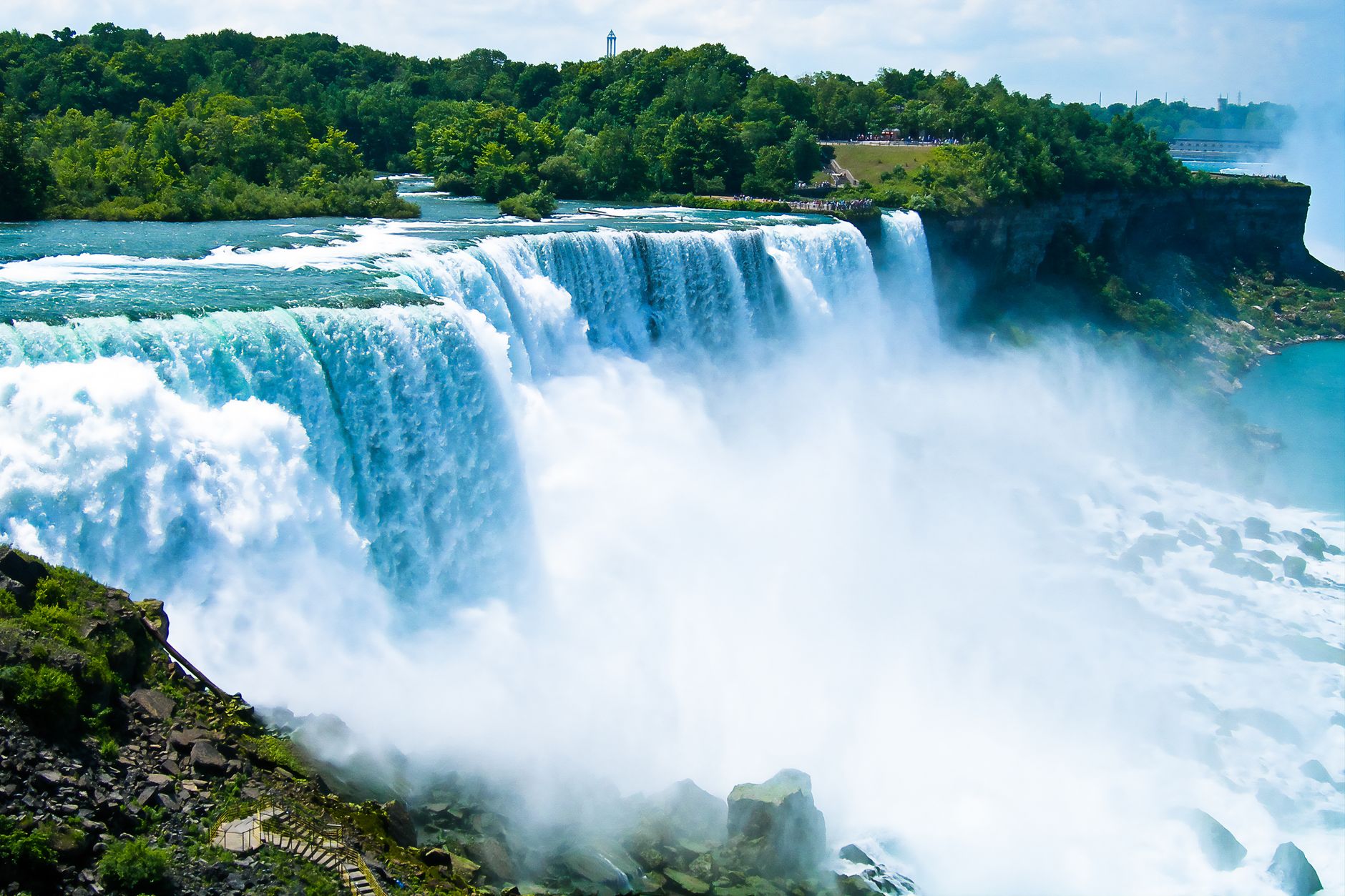 cascading waters on niagara falls