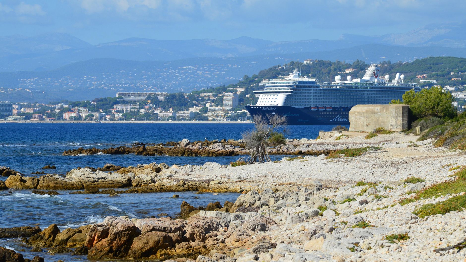 mein schiff cruise ship near the coast