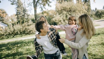 parents with daughters