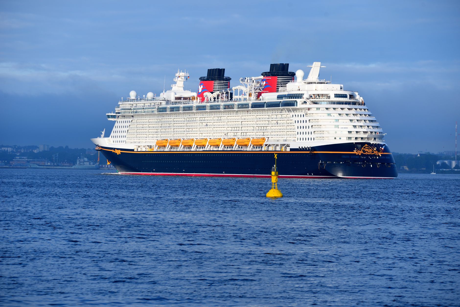 disney cruise line cruise ship