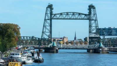 koningshavenbrug de hef bridge in rotterdam