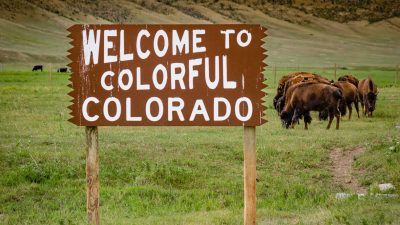 welcome board to colorado
