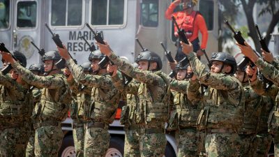 mexican soldiers in camouflage at colima parade