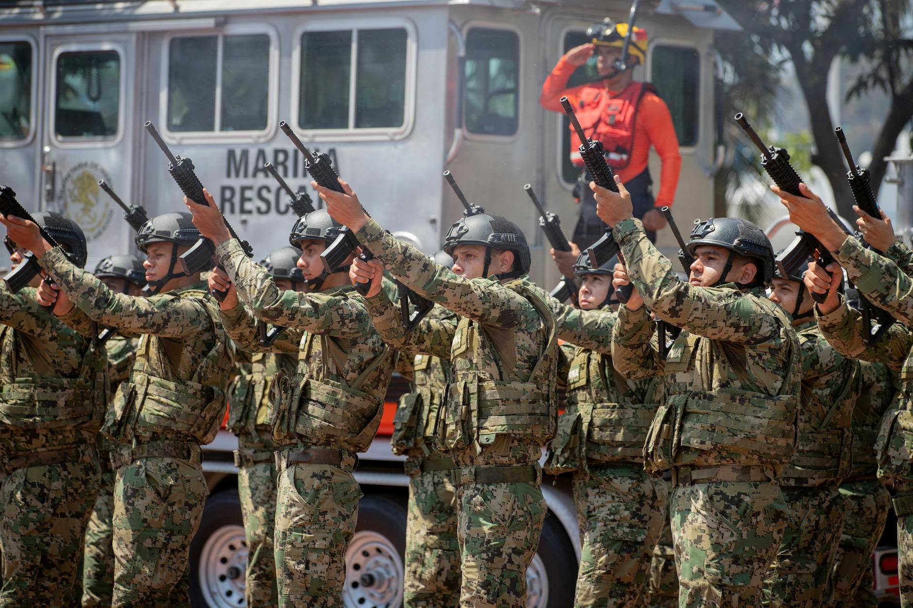mexican soldiers in camouflage at colima parade