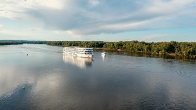 scenic river cruise on the mississippi river