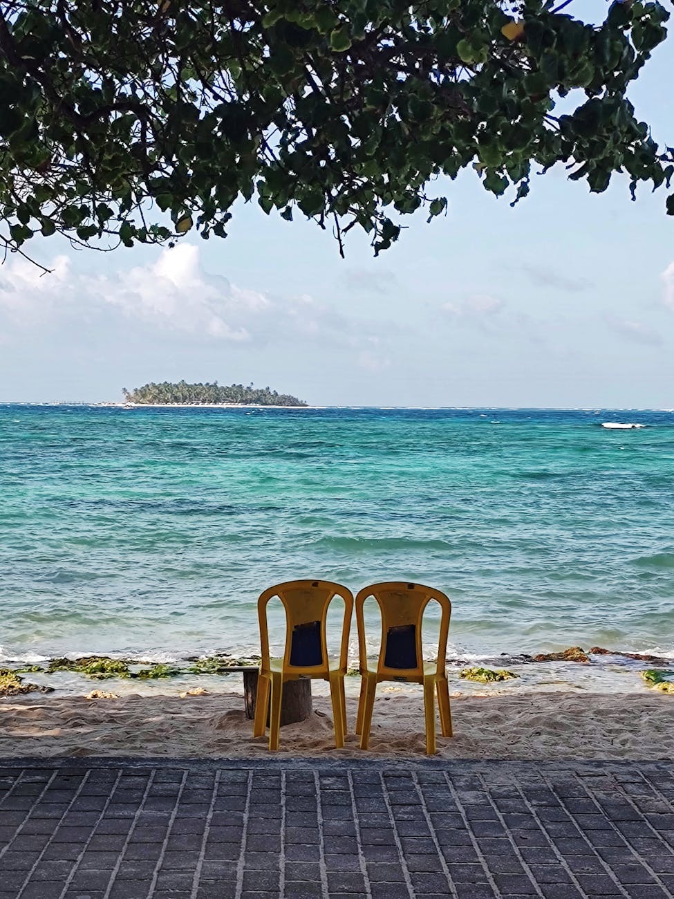peaceful beach view in san andres colombia