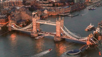 the tower bridge crossing the river thames
