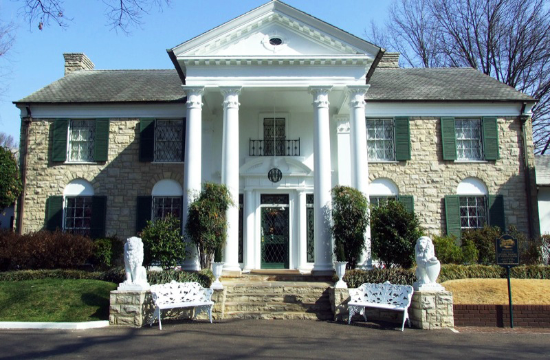 Let’s Cruise On Over To Elvis’ Home – Chris Cruises